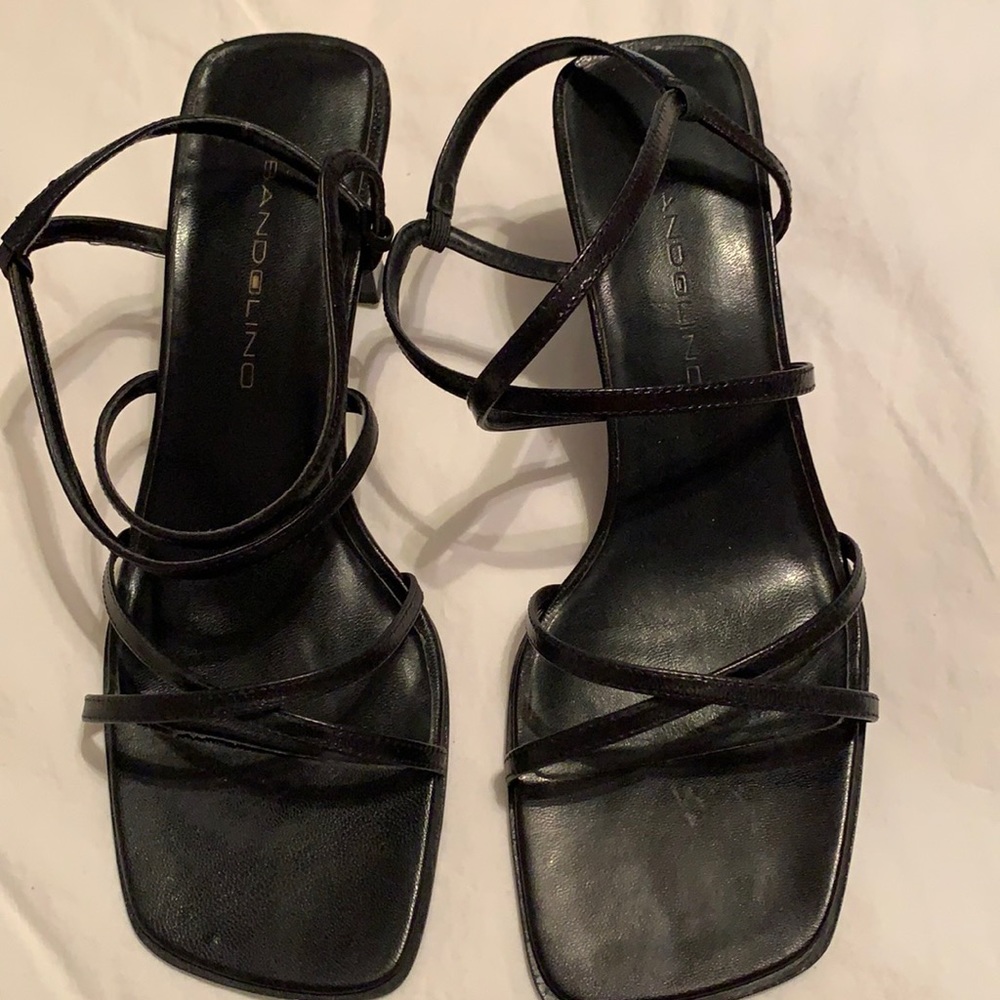 Strappy bandolino black sandals size 6 M